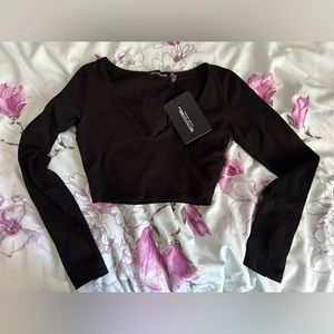 PrettyLittleThing Shape Black Cotton Long Sleeve V Neck Crop